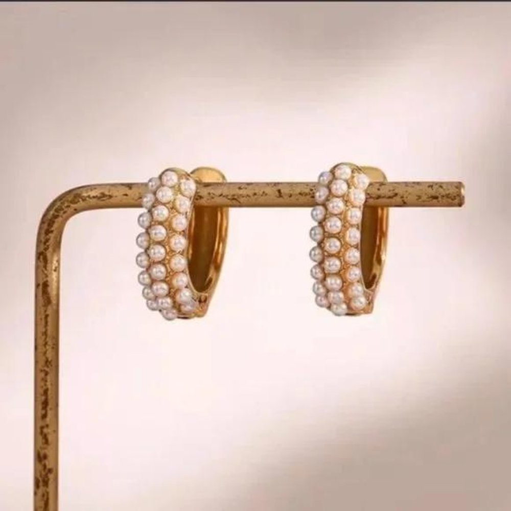 NEW PEARL 18K GOLD HOOP EARRINGS, BEAUTIFUL EARRINGS, CUTE EARRINGS. - Picture 4 of 7